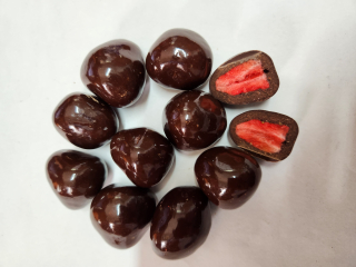 Jahody lyofilizované v horkej čokoláde 250g